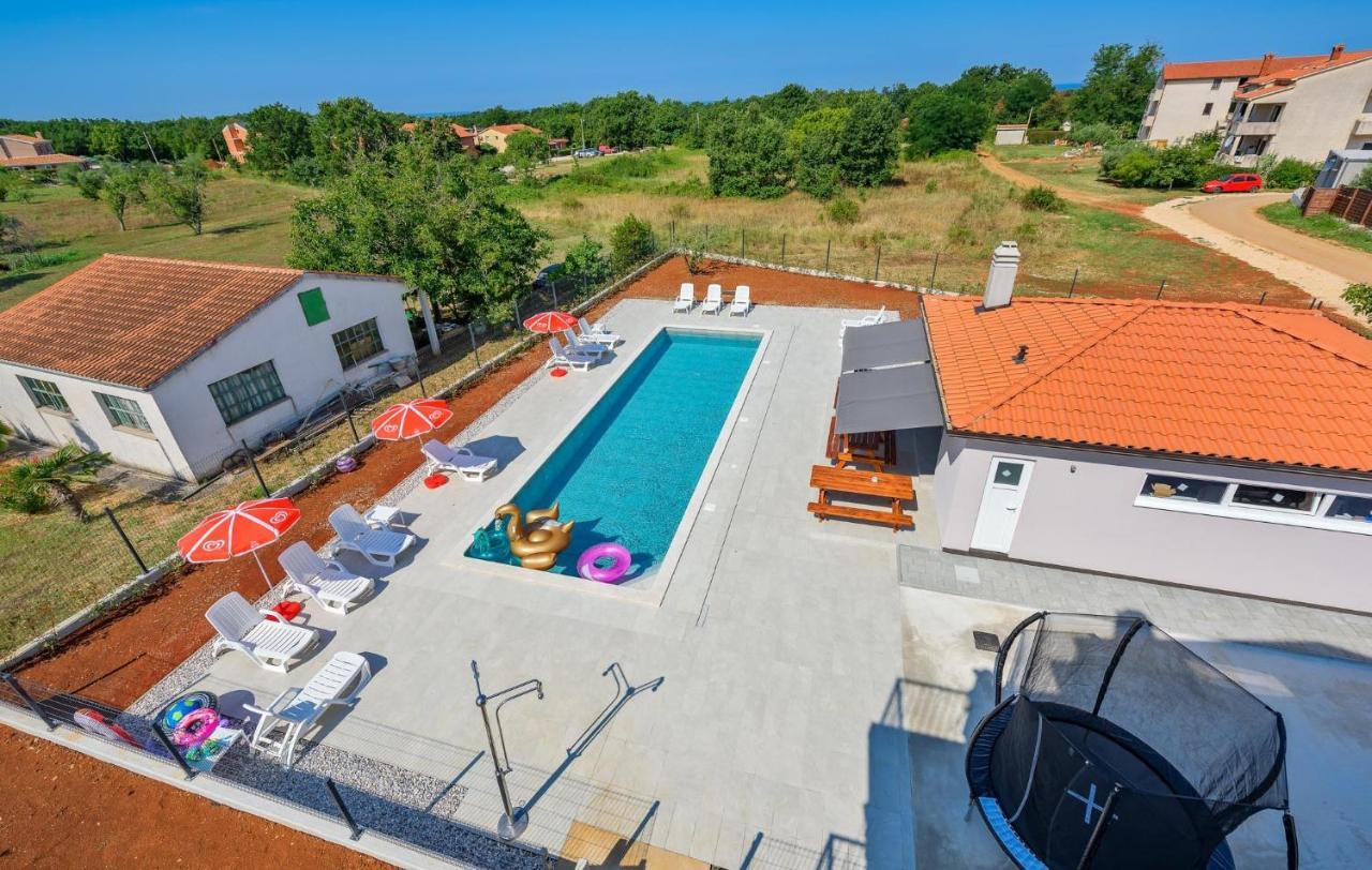 Apartmani Lucija Porec Ngoại thất bức ảnh