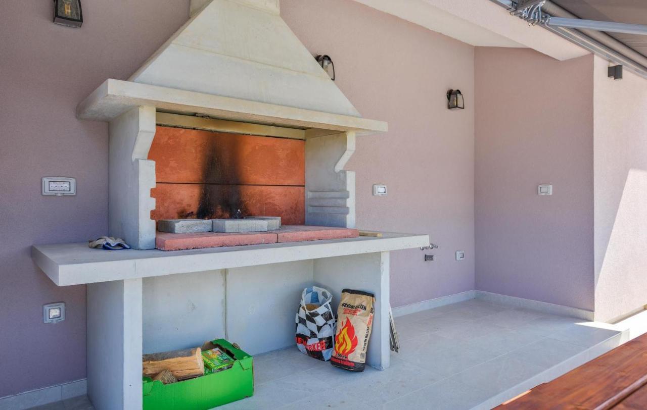 Apartmani Lucija Porec Ngoại thất bức ảnh