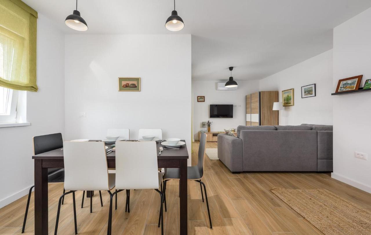 Apartmani Lucija Porec Ngoại thất bức ảnh