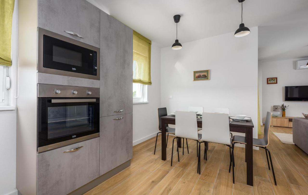 Apartmani Lucija Porec Ngoại thất bức ảnh