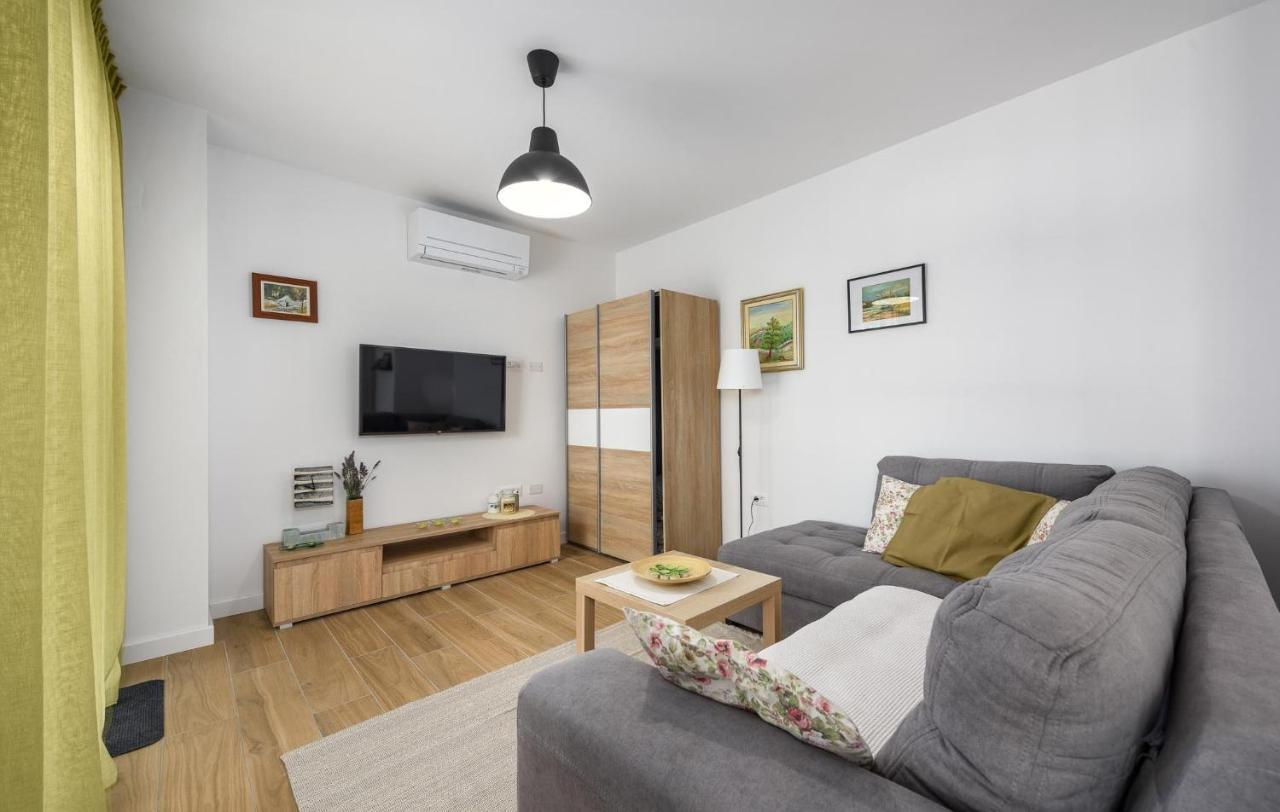 Apartmani Lucija Porec Ngoại thất bức ảnh