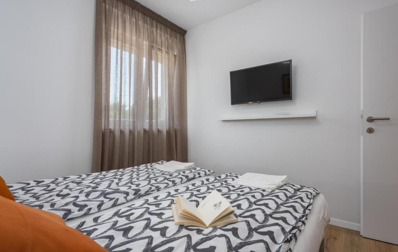 Apartmani Lucija Porec Ngoại thất bức ảnh