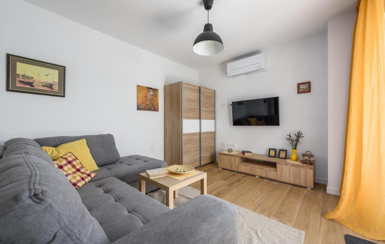 Apartmani Lucija Porec Ngoại thất bức ảnh