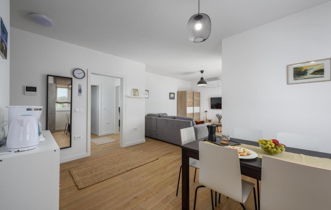 Apartmani Lucija Porec Ngoại thất bức ảnh