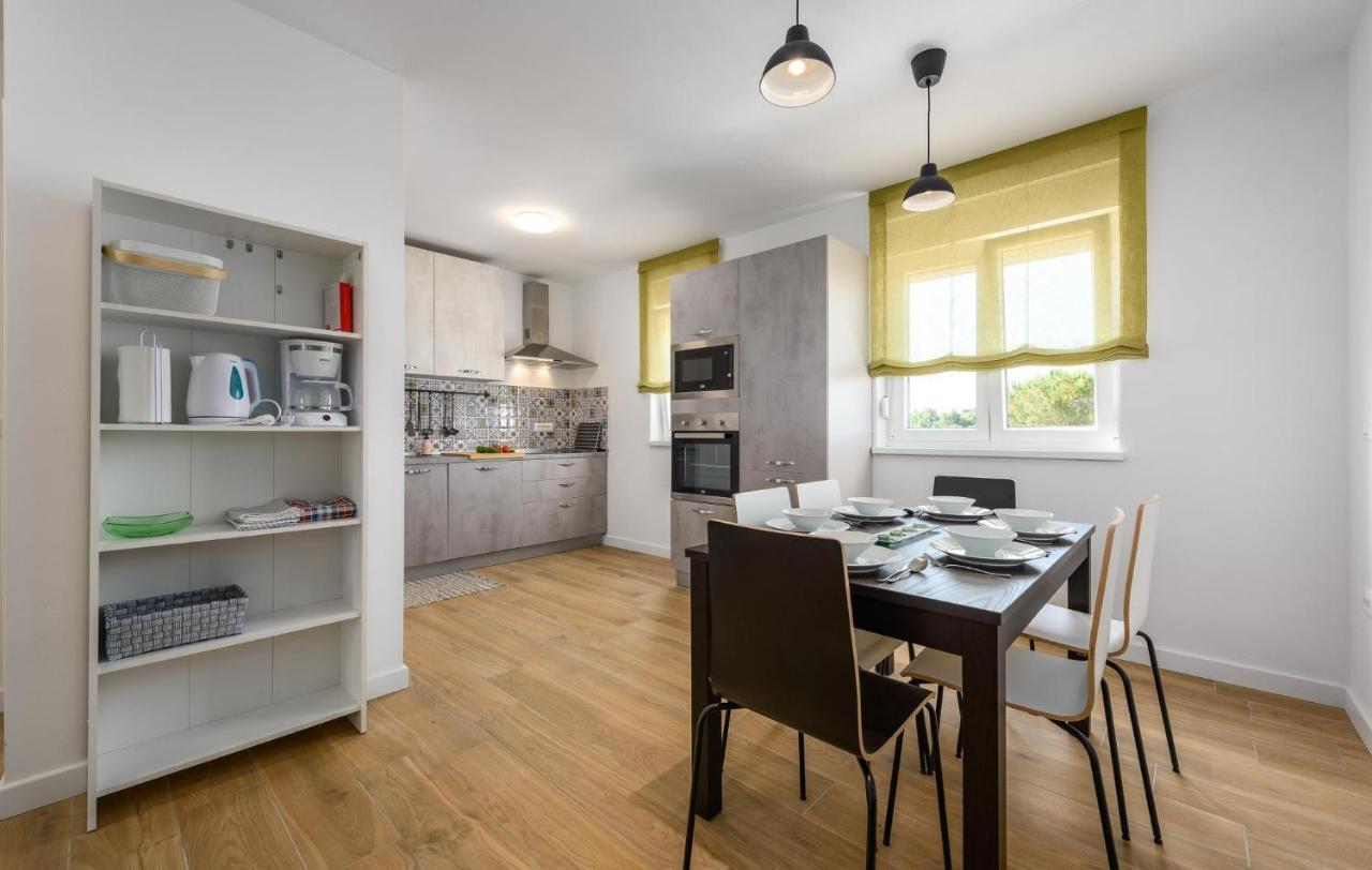 Apartmani Lucija Porec Ngoại thất bức ảnh