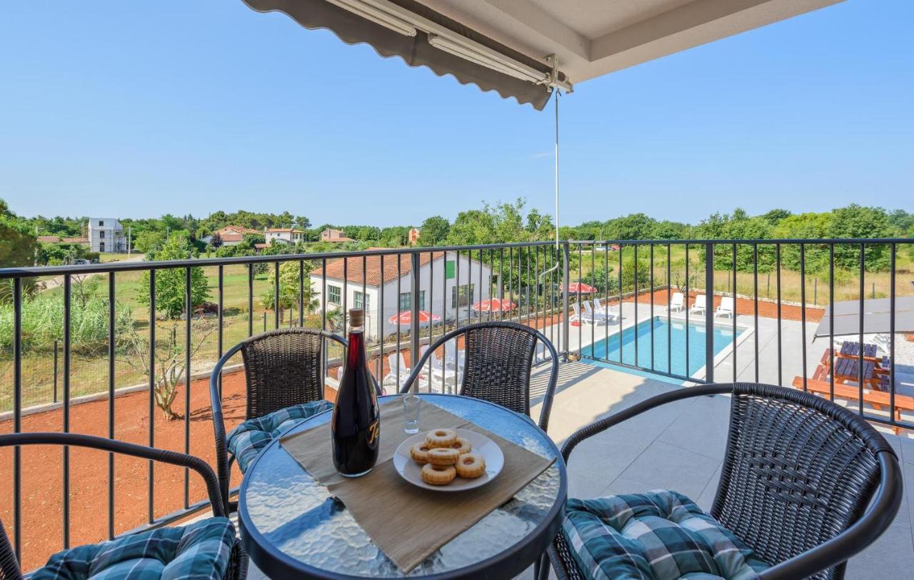 Apartmani Lucija Porec Ngoại thất bức ảnh