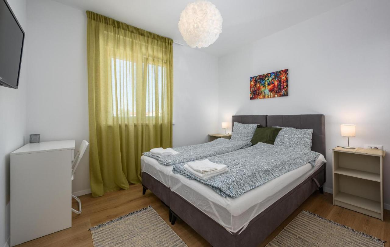 Apartmani Lucija Porec Ngoại thất bức ảnh