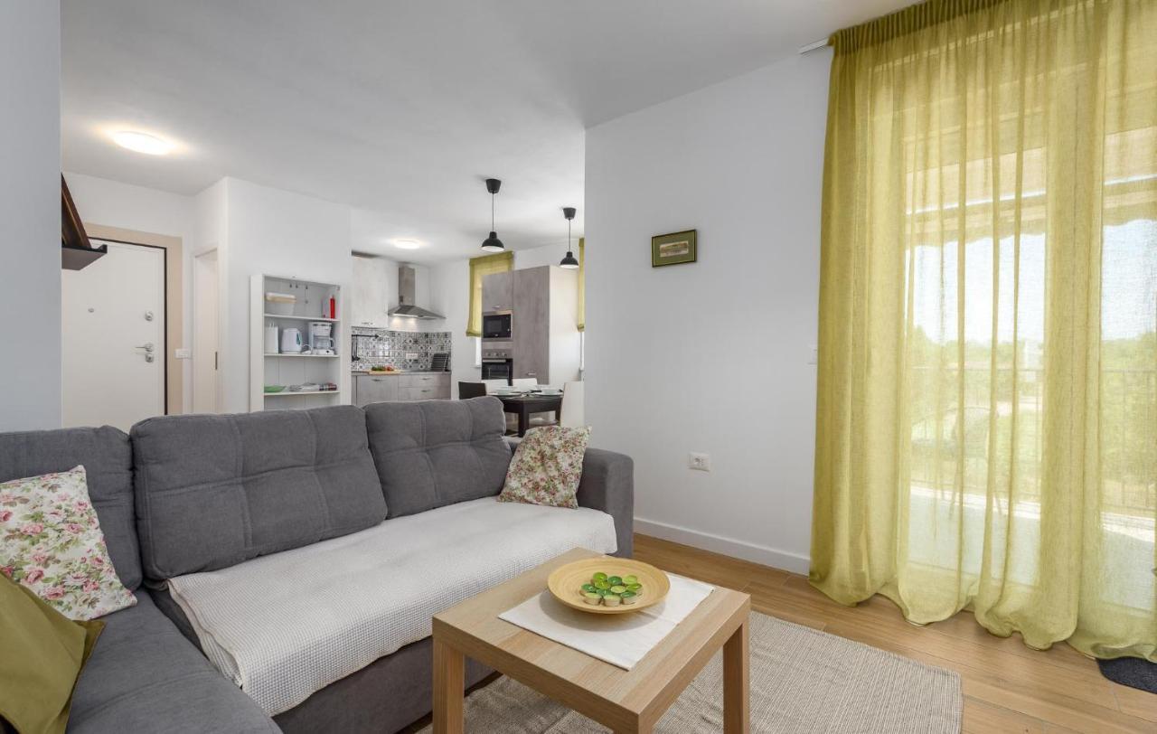 Apartmani Lucija Porec Ngoại thất bức ảnh