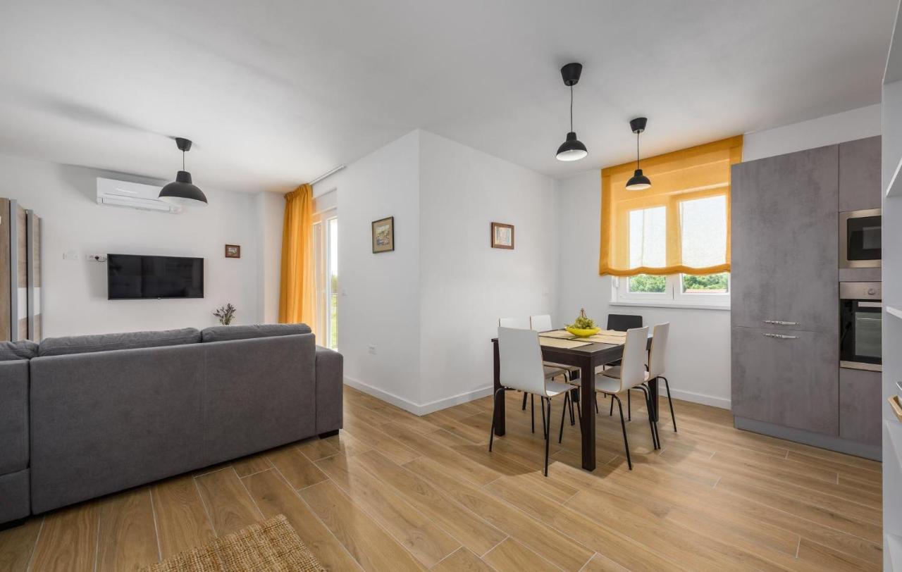 Apartmani Lucija Porec Ngoại thất bức ảnh