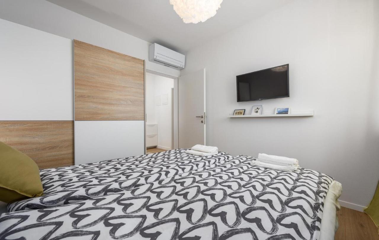 Apartmani Lucija Porec Ngoại thất bức ảnh