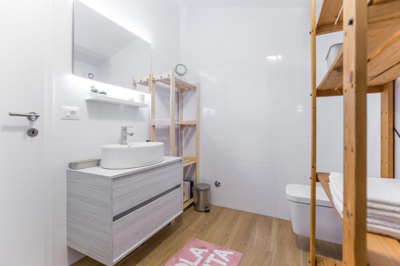 Apartmani Lucija Porec Ngoại thất bức ảnh